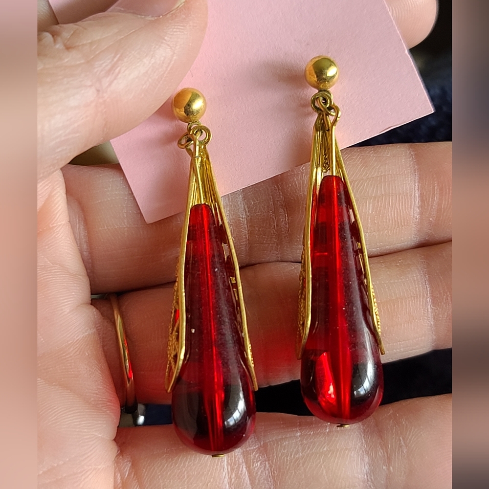 Elegant Vinage Monet Gold Tone and Red Drop Earrings - Picture 2 of 5